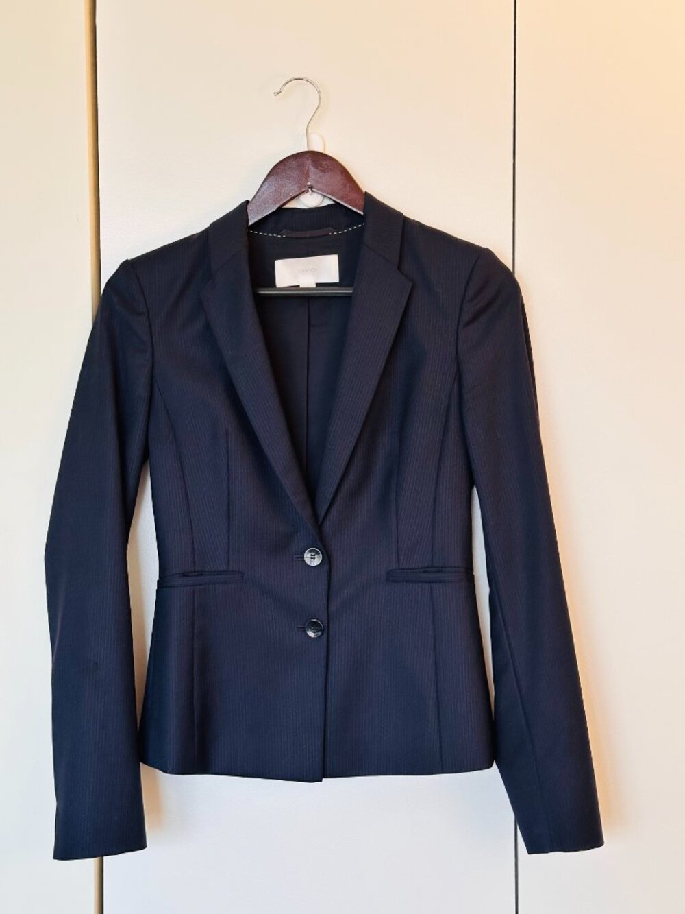 Boss Collection 100% Virgin Wool Navy Pinstripe 2-piece Pant Suits - Size 0 - Picture 2 of 15
